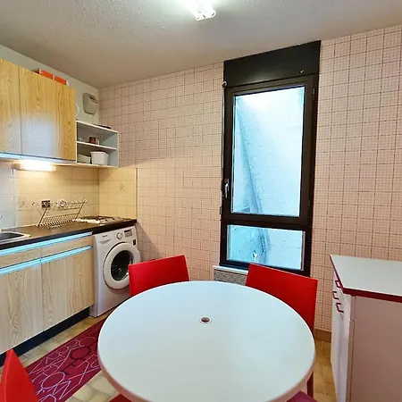 Appartement Frolise, T2, Centre, Wifi, Parking Couvert Gratuit, 4 Personnes *