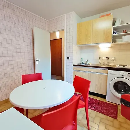 Apartamento Frolise, T2, Centre, Wifi, Parking Couvert Gratuit, 4 Personnes *